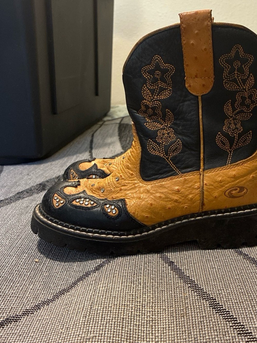Roper Kids Two-Tone Black and Tan Western Boots